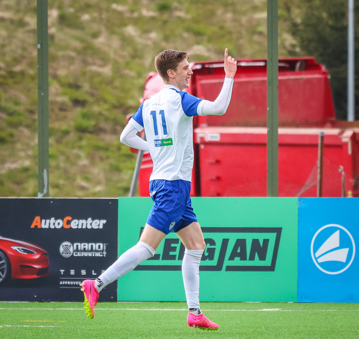 Bragi Karl fagnar marki með ÍR.