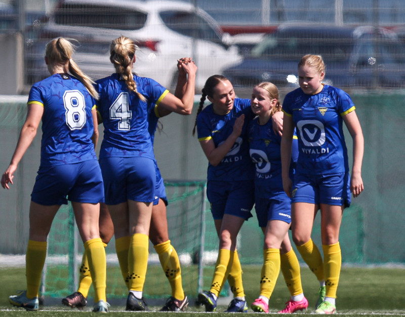 Myndaveisla: Stjarnan sló Gróttu út á nesinu