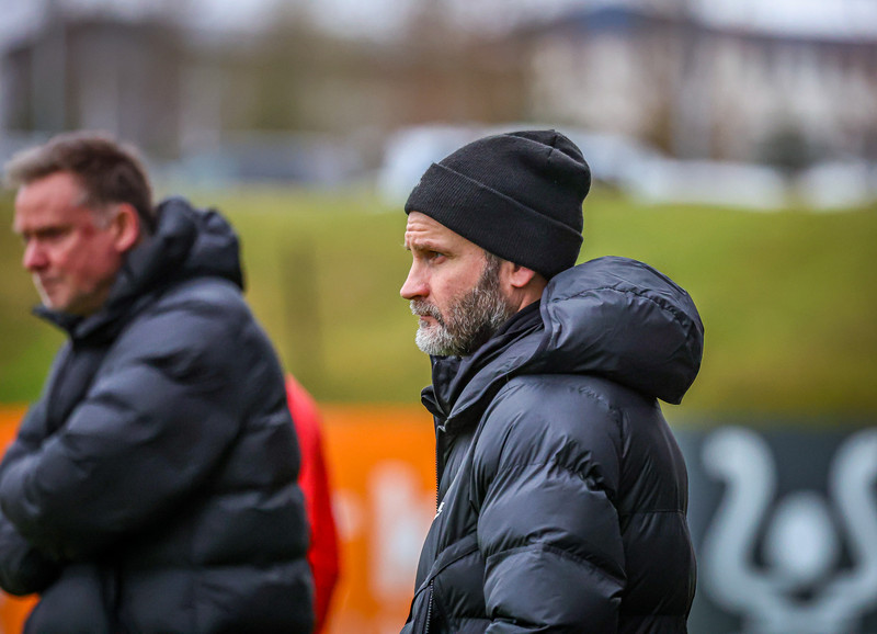 Sigurvin skrifaði undir þriggja ára samning við Þrótt.