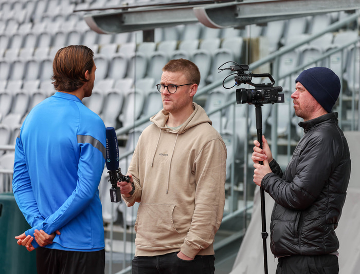 Hörður hefur starfað sem fjölmiðlamaður í kringum fótbolta í tæpa tvo áratugi. Hann er í dag ritstjóri 433.is og mun halda því starfi áfram.