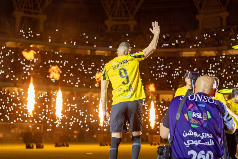 Benzema kynntur fyrir framan 60 þúsund manns