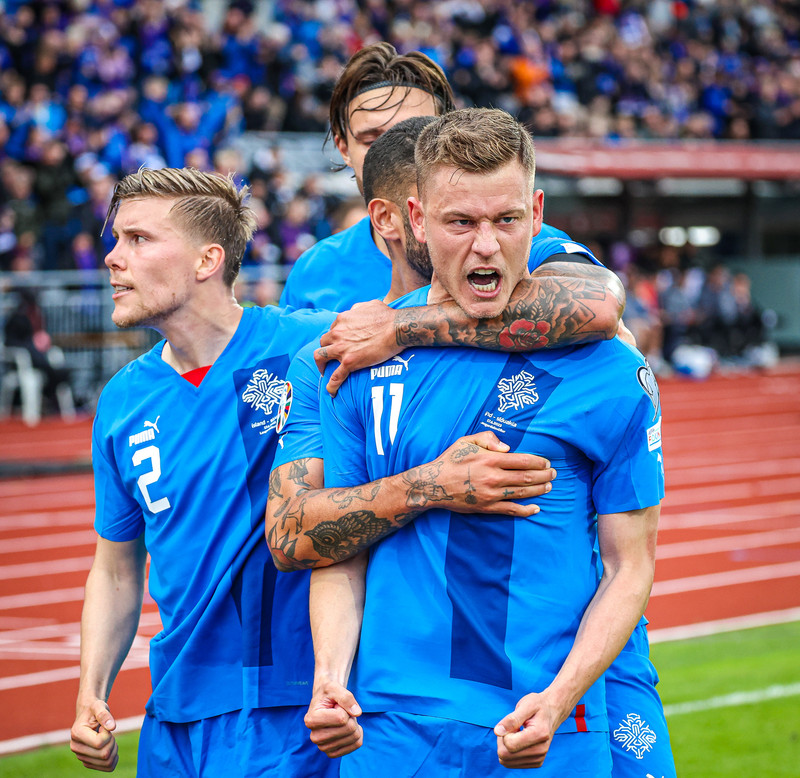 Alfreð heiðraður fyrir leikinn gegn Wales