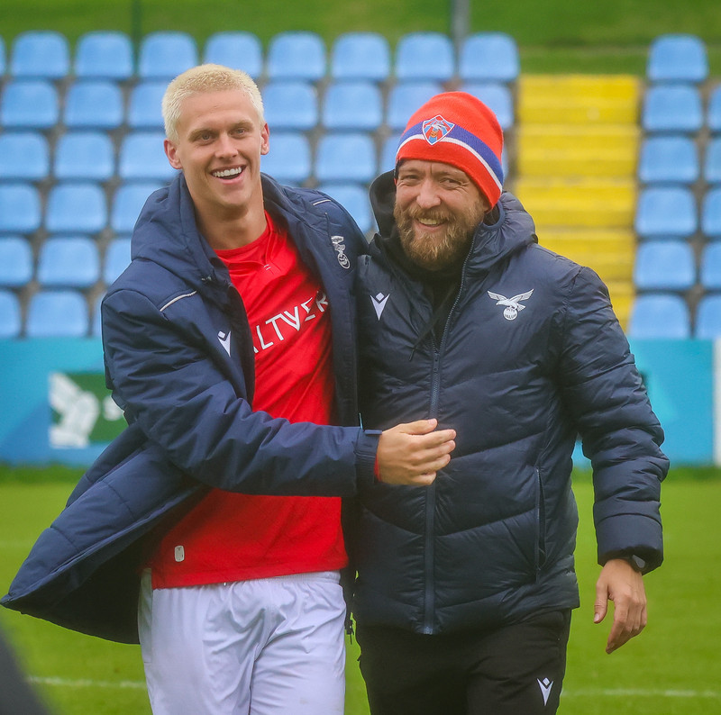 Adam Páls er í fimmta sinn í liði umferðarinnar.