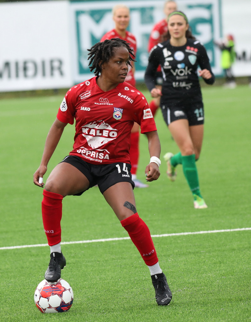 Maya Camille Neal í leik með Aftureldingu.