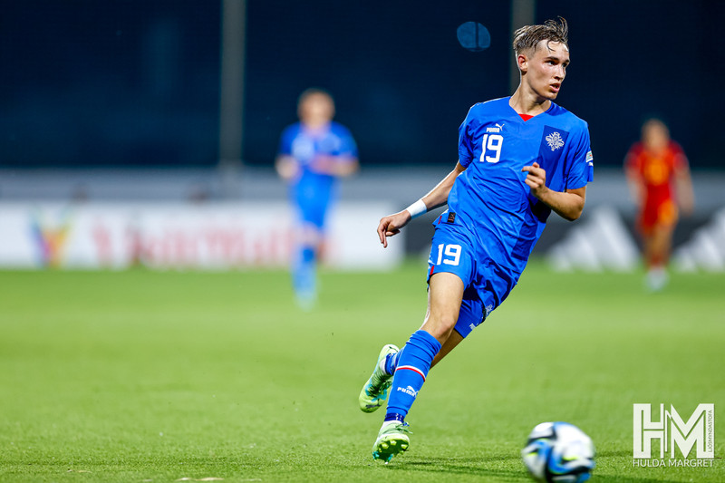 Hvernig hann stóð sig í mörgum hlutum leikjanna á Möltu með U19 landsliðinu, það var frábært