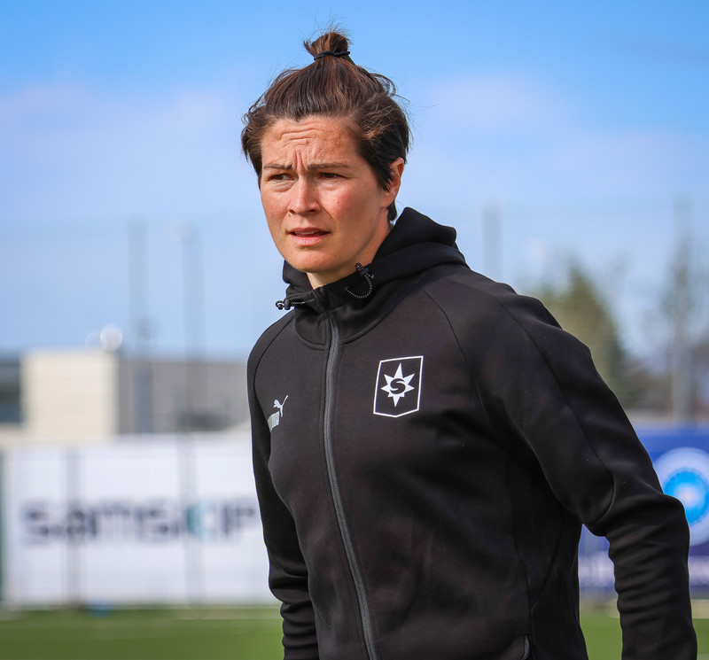 Erin McLeod semur við félag í Kanada (Staðfest)