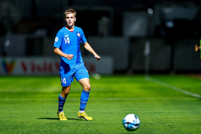 Með U19 landsliðinu á EM í fyrra.