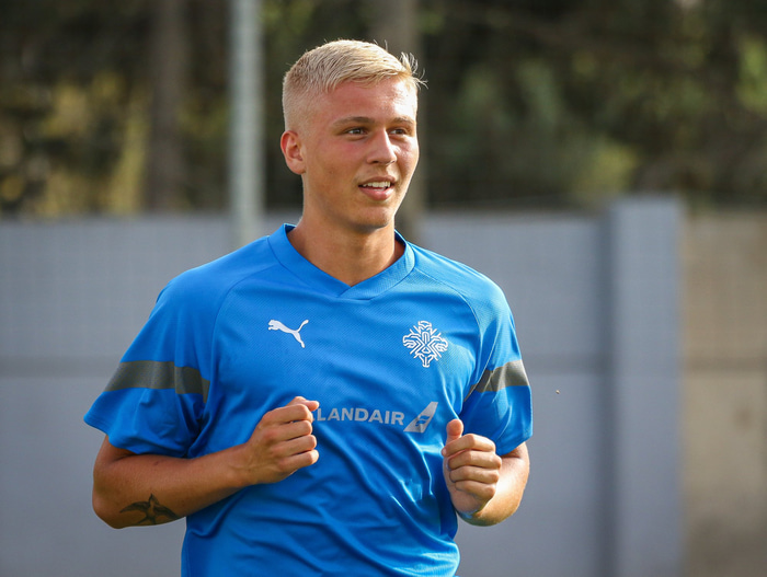 Á að baki 19 leiki fyrir yngri landsliðin.