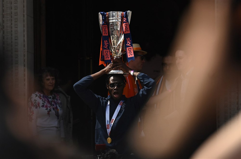 Mpanzu skrifar söguna með Luton (Staðfest)