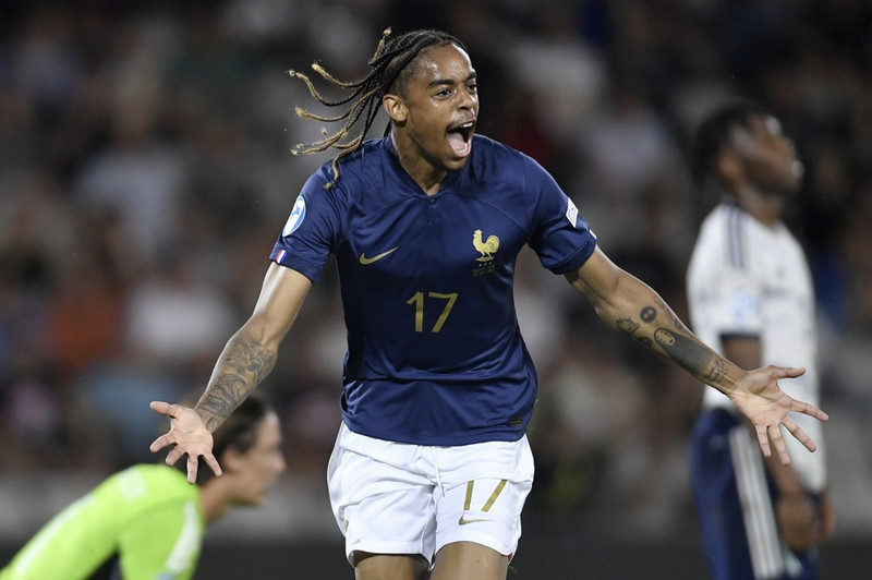 Bradley Barcola til PSG (Staðfest)