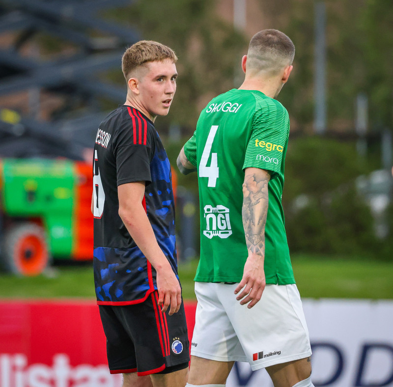 Ísak Bergmann Jóhannesson í fyrri leiknum gegn Blikum í forkeppni Meistaradeildar Evrópu