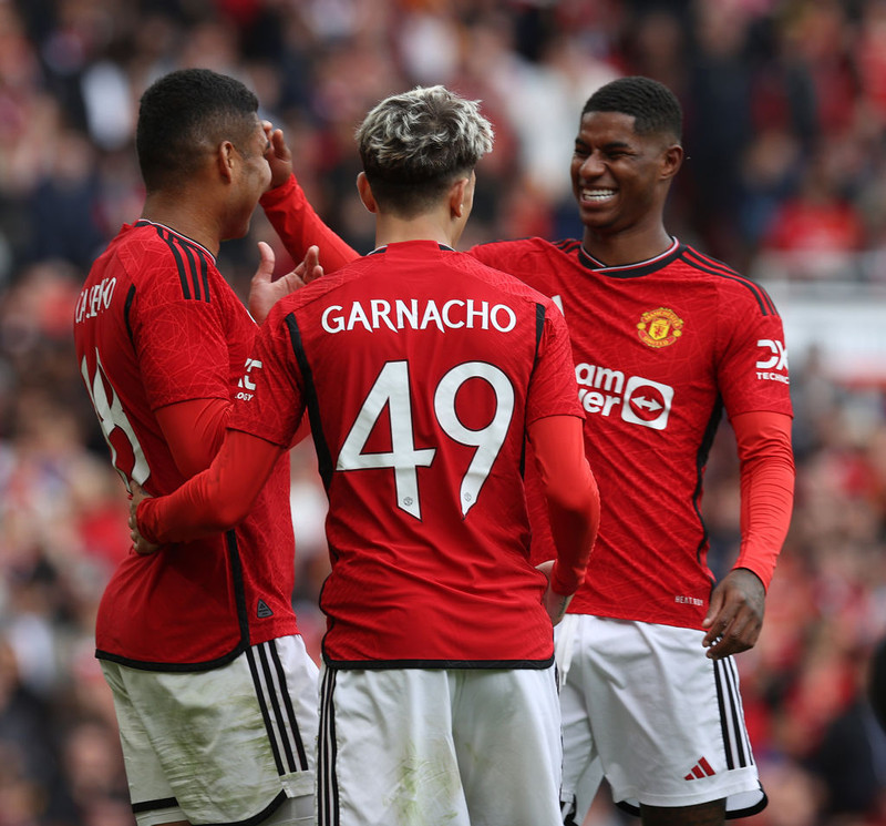 Man Utd fagnar marki á undirbúningstímabilinu.