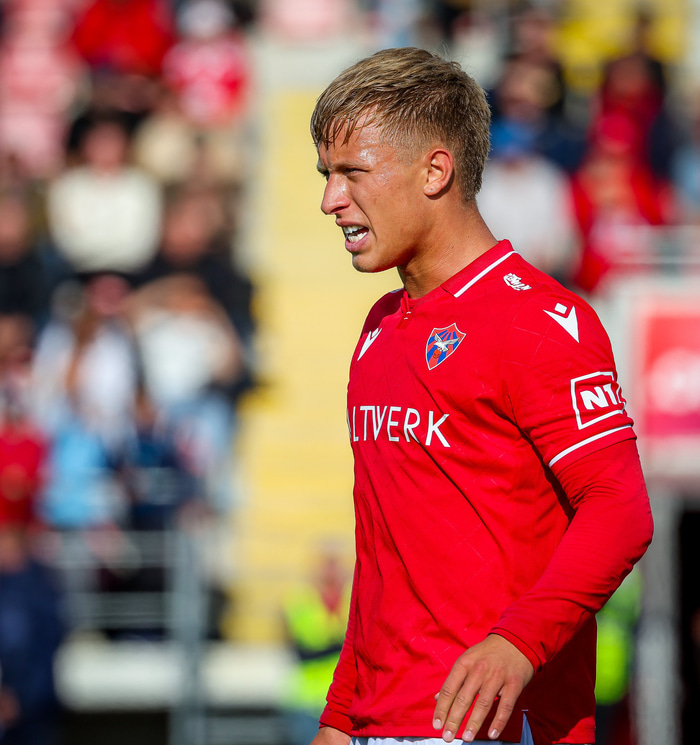 Orri Hrafn leysir Aron Jó af.