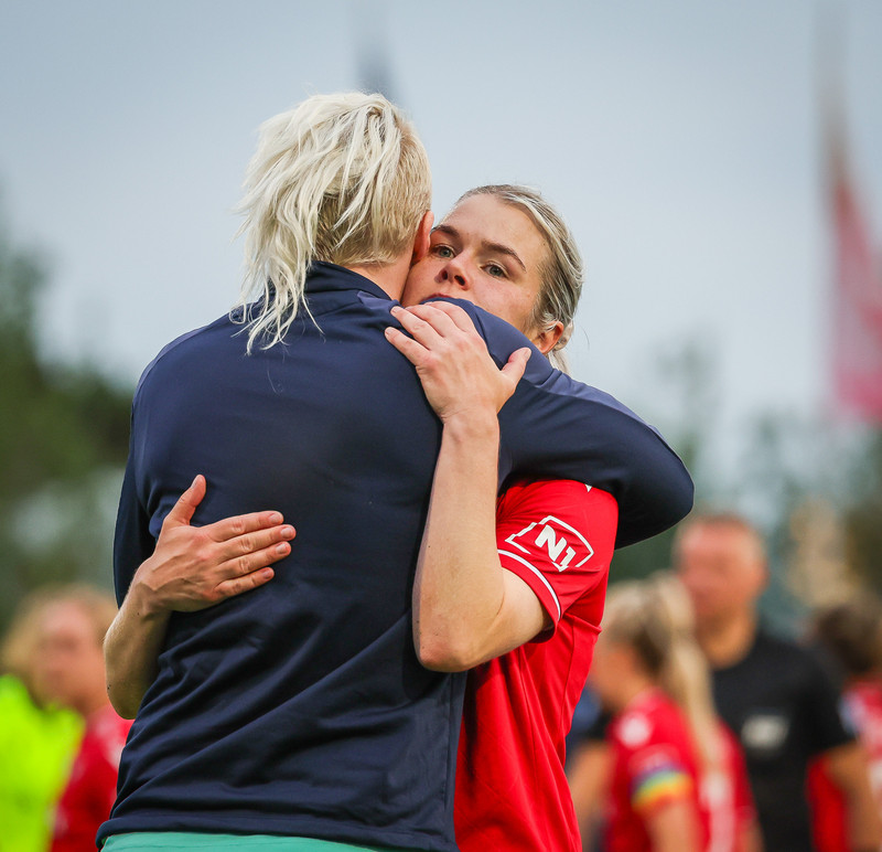 Arna Sif spilar ekkert á tímabilinu vegna meiðsla.