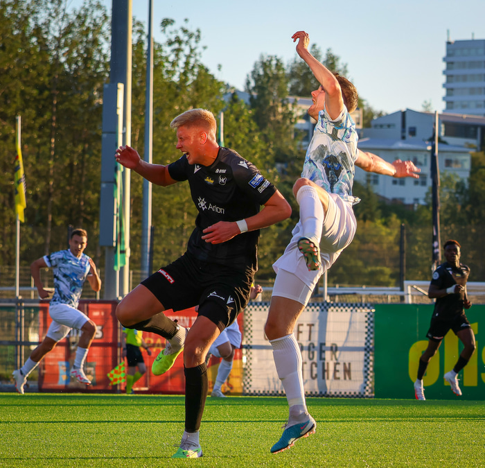 Í baráttunni gegn Íslands- og bikarmeisturum Víkings síðasta sumar.