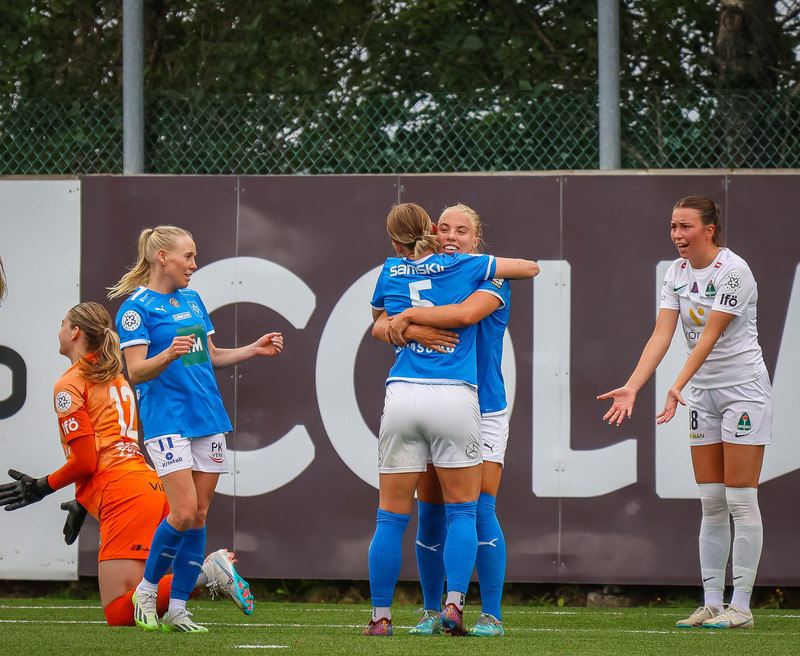 Myndaveisla: Stjarnan skellti Blikum