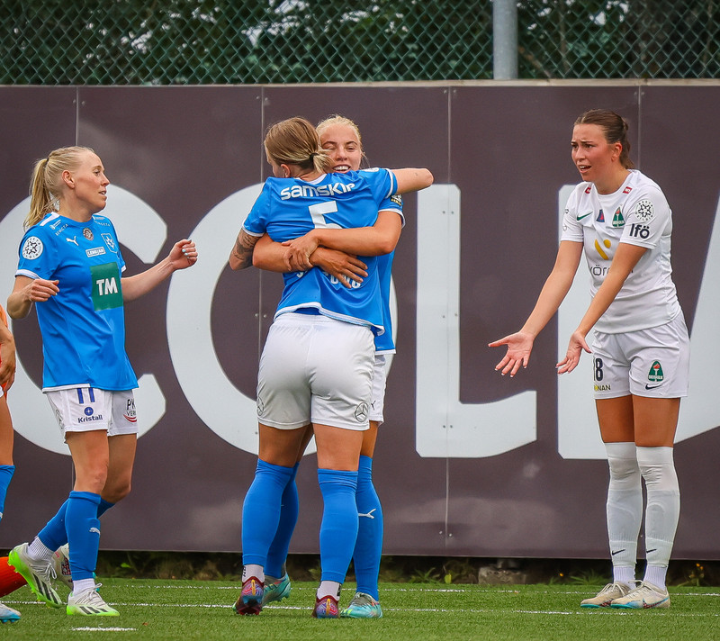 Myndaveisla: Stjarnan skellti Blikum