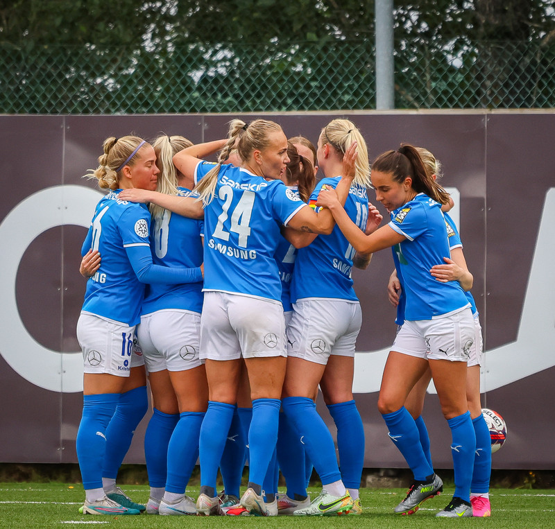 Myndaveisla: Stjarnan skellti Blikum