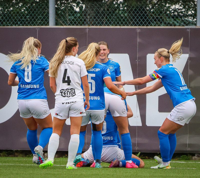 Myndaveisla: Stjarnan skellti Blikum