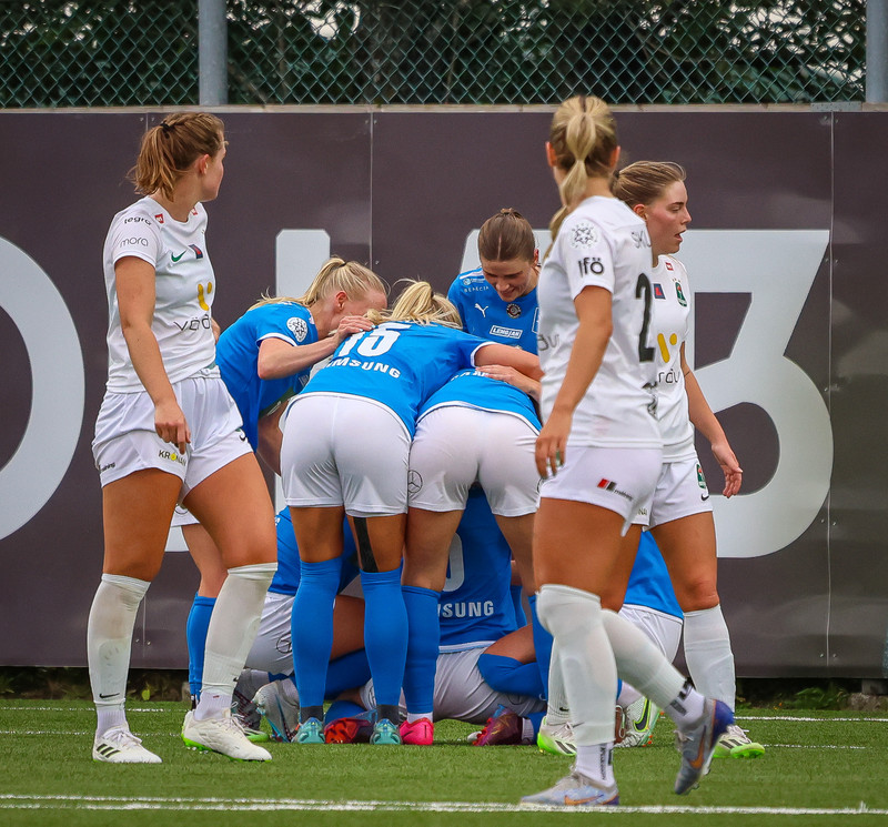 Myndaveisla: Stjarnan skellti Blikum