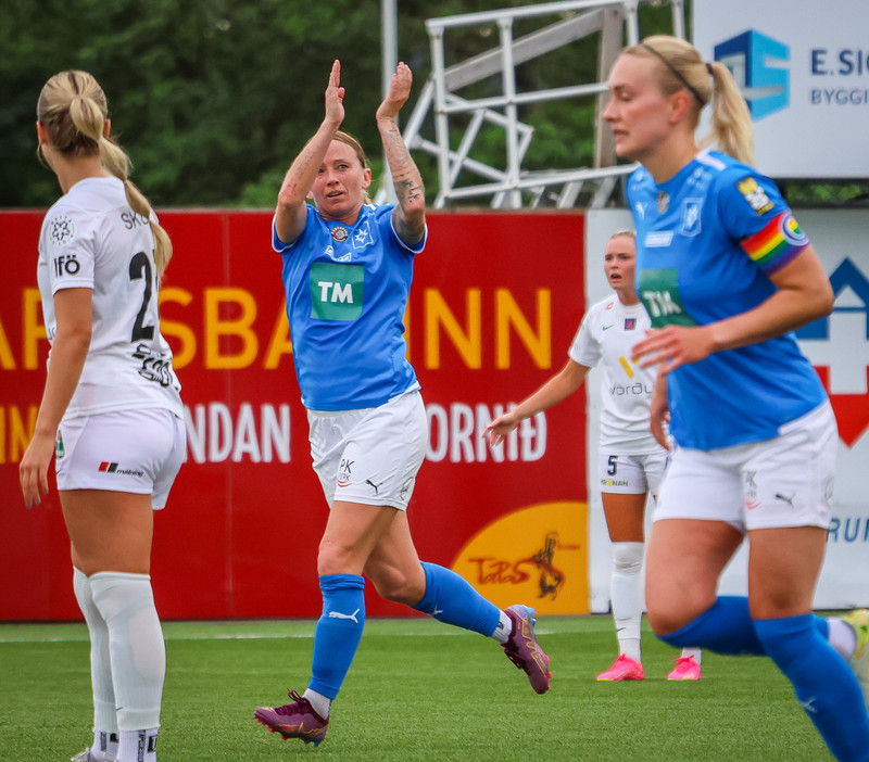 Myndaveisla: Stjarnan skellti Blikum