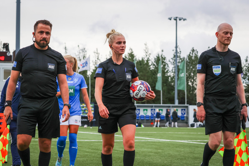 Myndaveisla: Stjarnan skellti Blikum