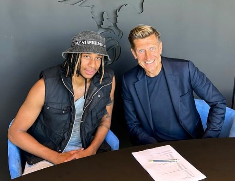 Michael Olise og Steve Parish.