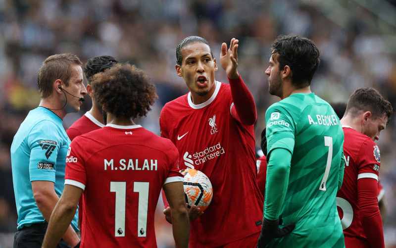 <b>Varnarmaður: Virgil van Dijk (Liverpool)</b> - Eini leikmaður Liverpool sem sýndi almennilega frammistöðu í jafnteflinu gegn Luton.