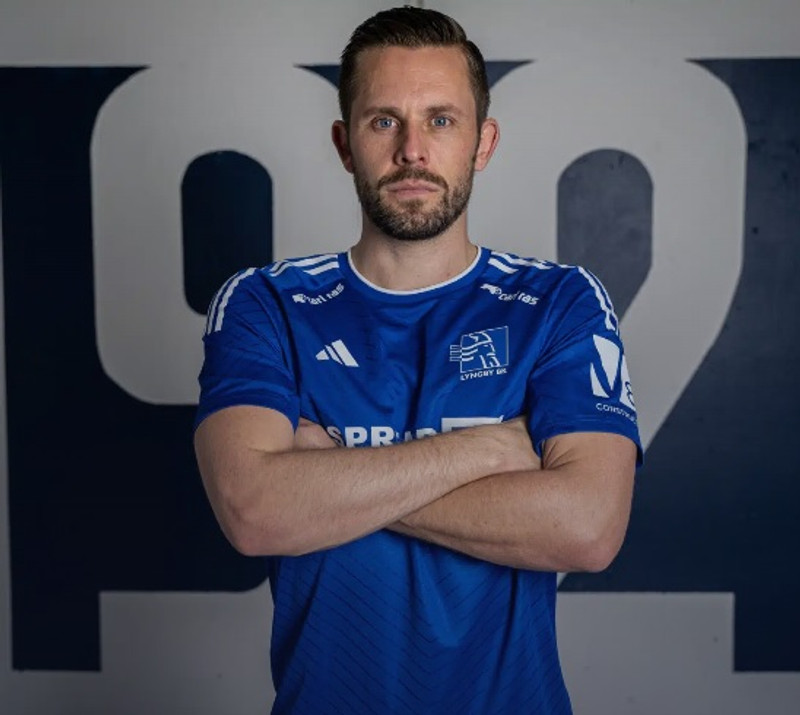 Gylfi í treyju Lyngby.