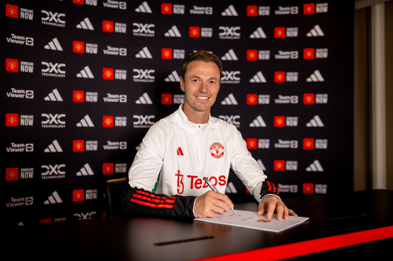Jonny Evans áfram hjá Man Utd á næstu leiktíð (Staðfest)