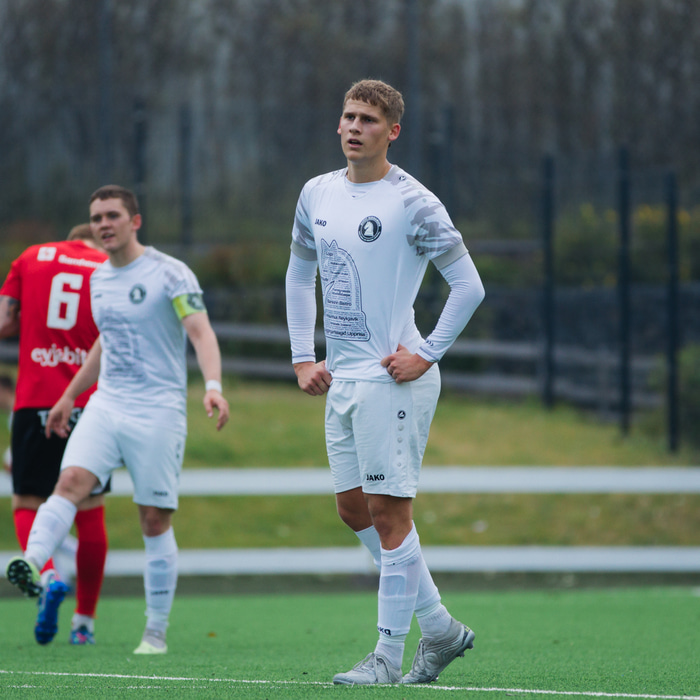 Hvíti riddarinn vann sinn fyrsta leik