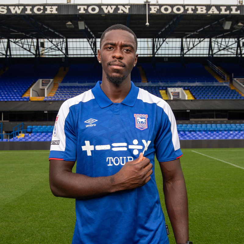 Axel Tuanzebe semur við Ipswich (Staðfest)
