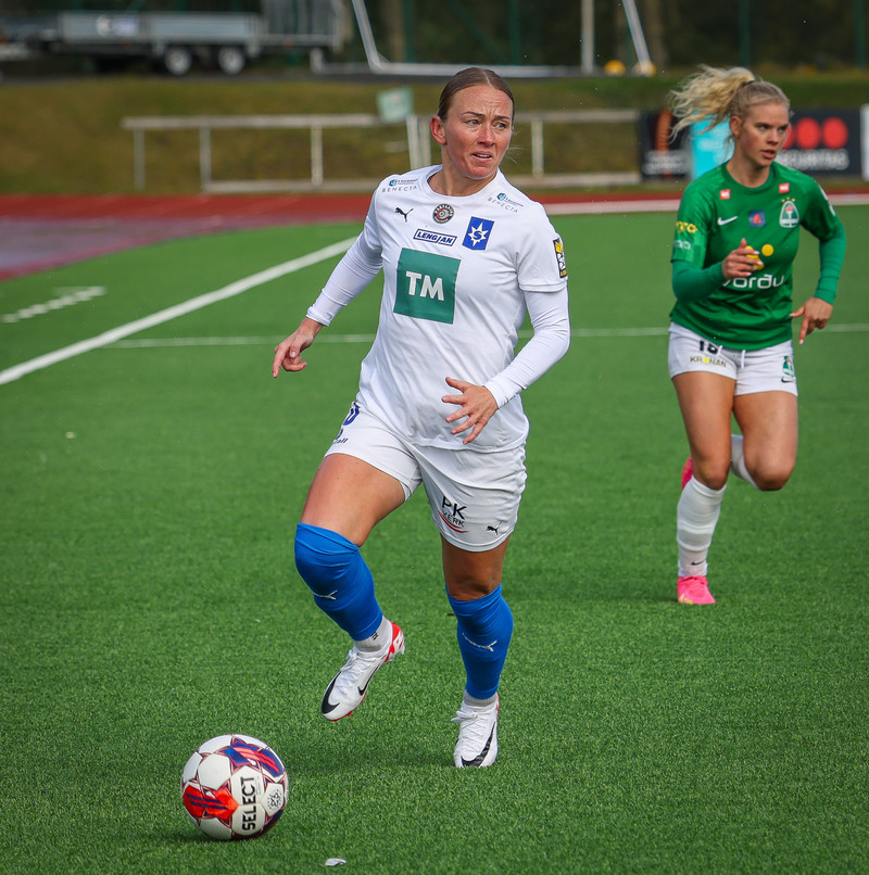Gunnhildur Yrsa til Halifax (Staðfest)
