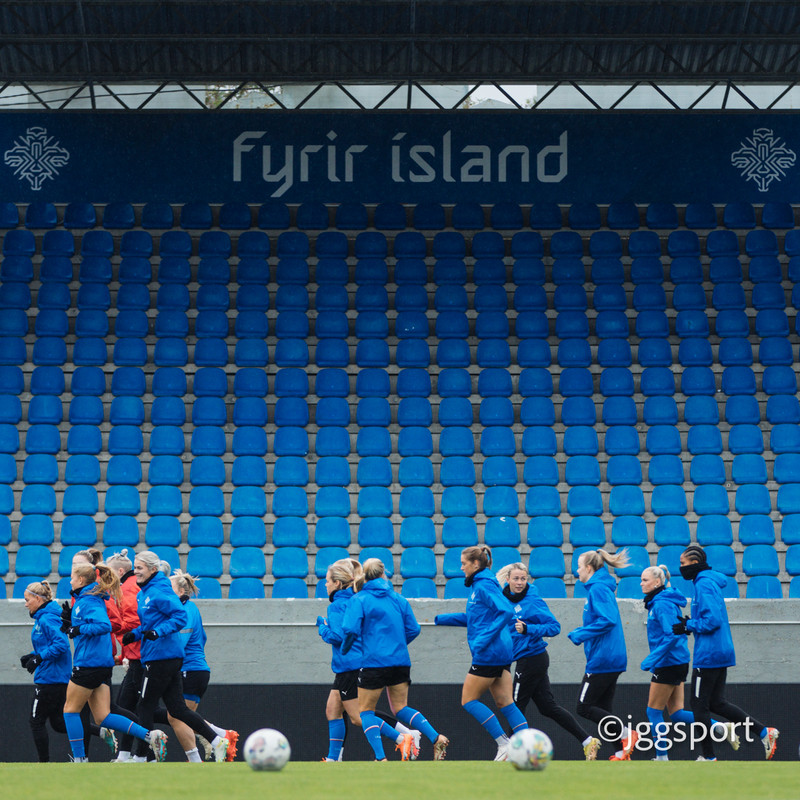 Myndaveisla frá æfingu Íslands á Laugardalsvelli í gærmorgun