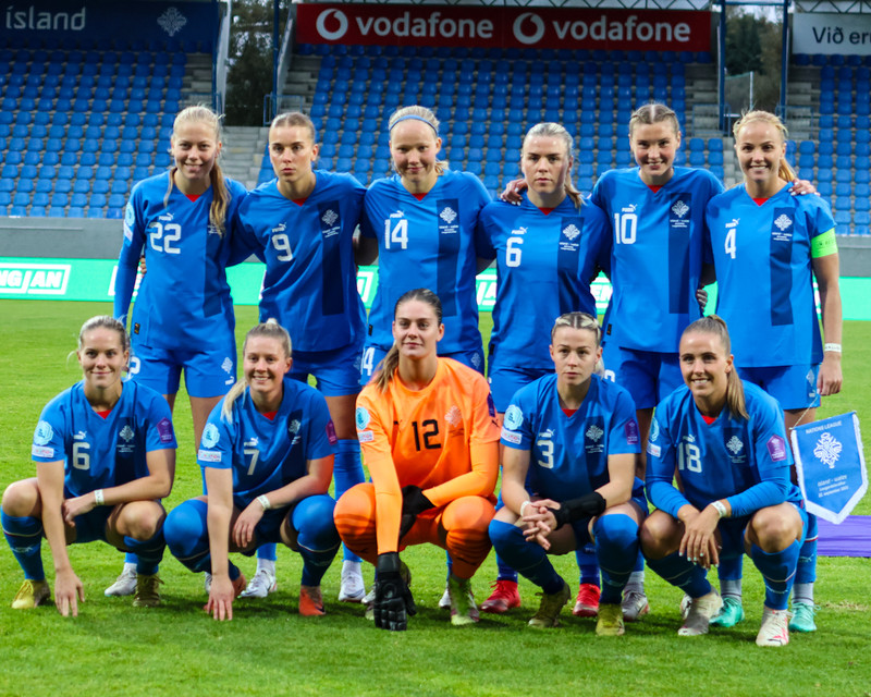 Myndaveisla 2 frá sigri Íslands á Wales í gær
