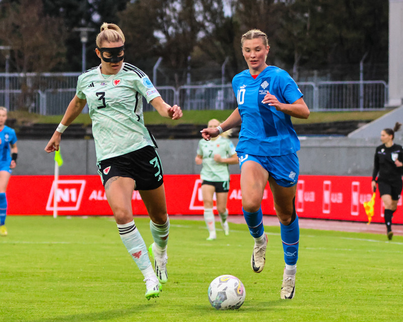 Myndaveisla 2 frá sigri Íslands á Wales í gær