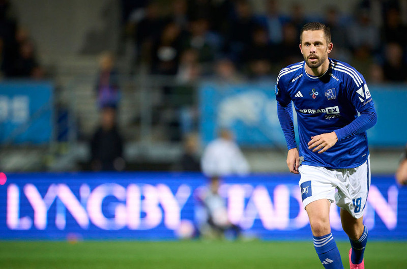 Gylfi í leik með Lyngby.