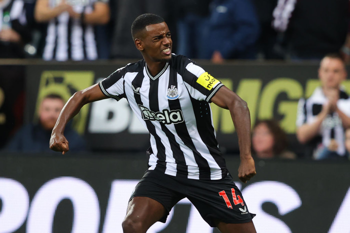 Alexander Isak raðaði inn mörkum á síðasta tímabili.