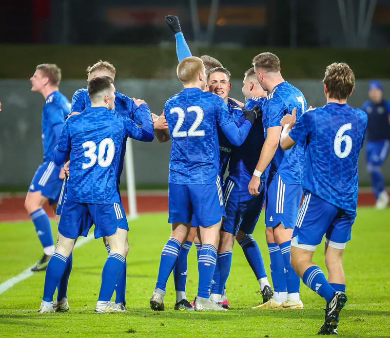 Myndaveisla: Víðir vann Fótbolti.net bikarinn