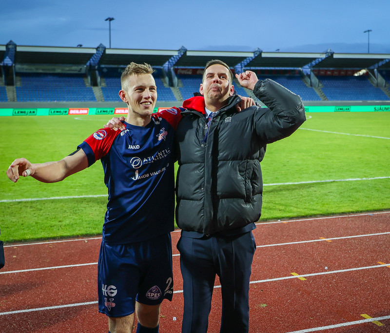 Elmar Atli og Samúel, eftir að Vestri komst upp í Bestu deildina 2023.