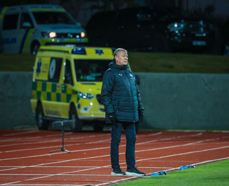 Hareide á hliðarlínunni á Laugardalsvelli.