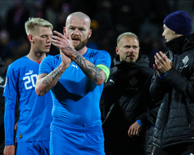 Aron Einar lék sinn fyrsta leik á Laugardalsvelli í þrjú ár í kvöld.