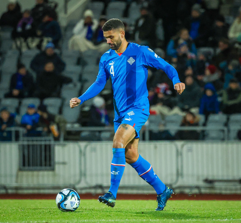 Guðlaugur Victor hefur borið fyrirliðabandið hjá Eupen.