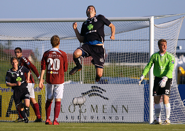 Hörður Sveinsson skoraði eitt en fór síðan illa að ráði sínu í síðari hálfleik.