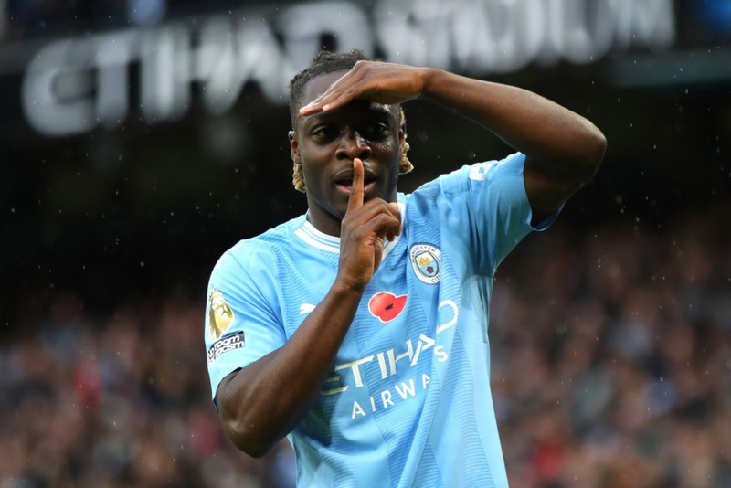 <b>Miðjumaður: Jeremy Doku (Manchester City)</b> - Doku gjörsamlega slátraði Bournemouth. Lagði upp fjögur mörk og skoraði sjálfur.