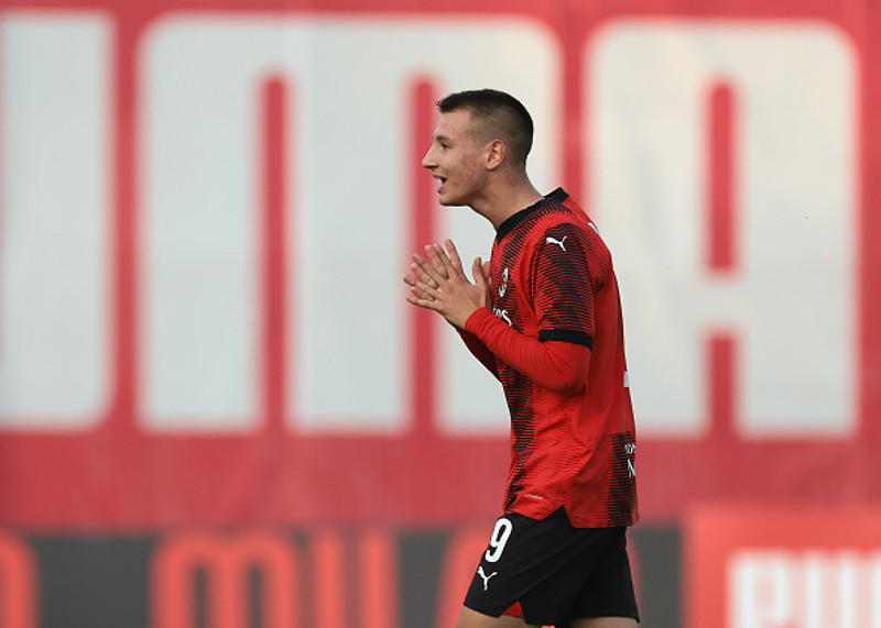 Hinn 15 ára gamli Camarda fer á kostum með U19 liði AC Milan