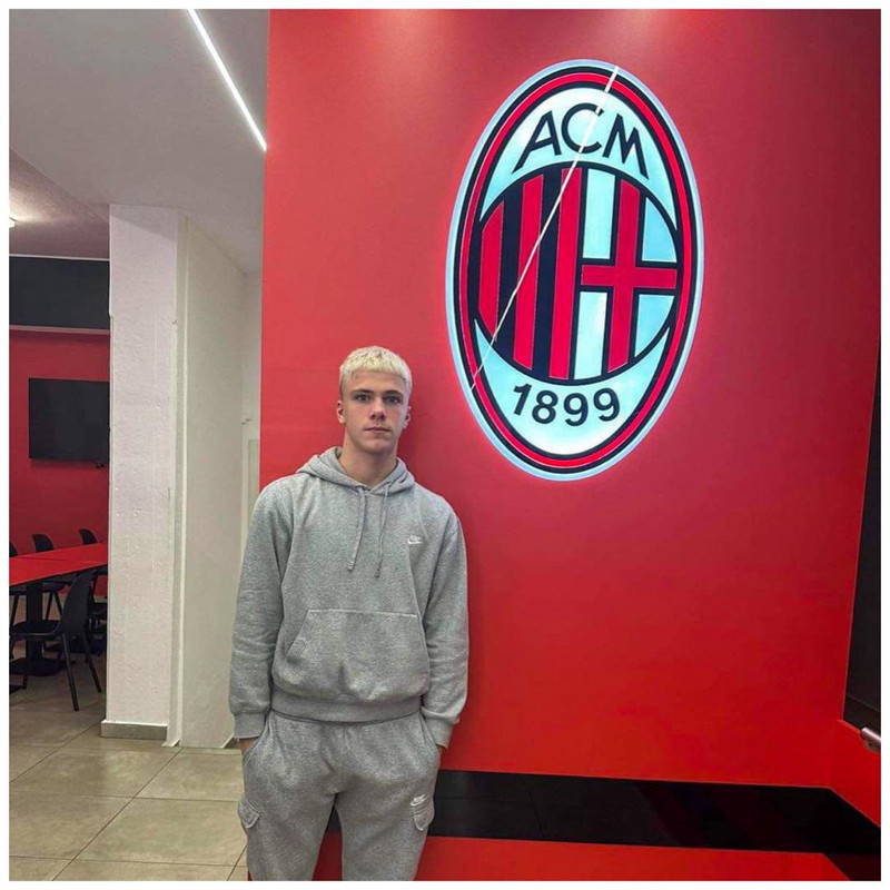 Skrifar undir hjá Keflavík eftir dvöl hjá AC Milan (Staðfest)
