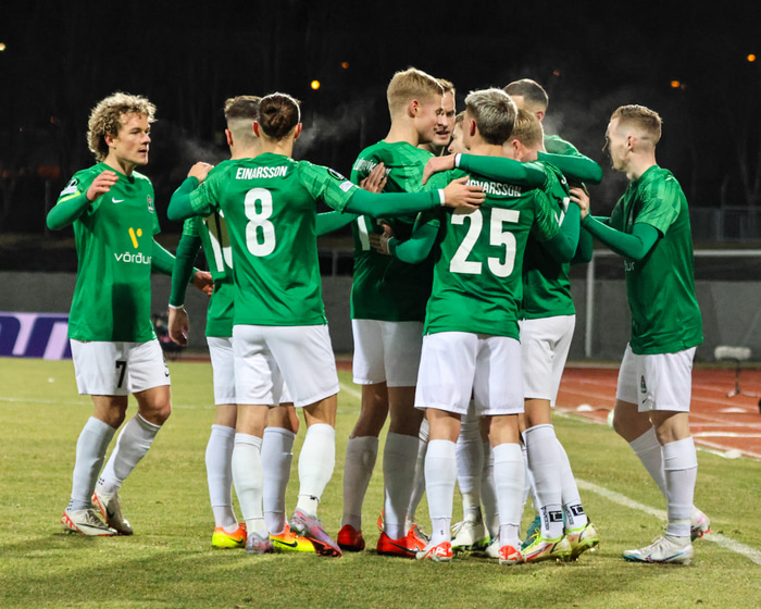 Blikar skrifuðu söguna í fyrra.