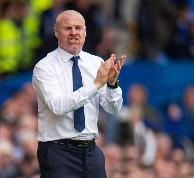 Dyche hefur verið við stjórnvölinn hjá Everton í rétt rúmlega ár og bjargaði liðinu frá falli á síðustu leiktíð.