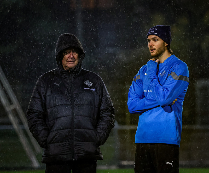 Age Hareide landsliðsþjálfari og Willum Þór Willumsson.
